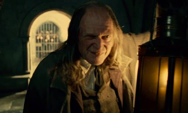 Argus era un squib que jamas formo parte del alumnado de Hogwarts 1