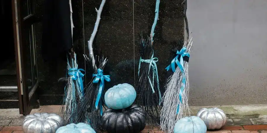 escobas de harry potter para halloween decoracion